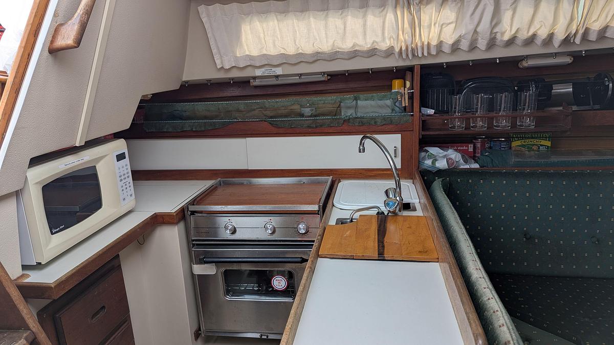 Used 1988 Catalina 30 MKII