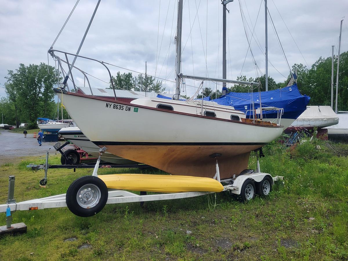 Used 1981 Cape Dory 25