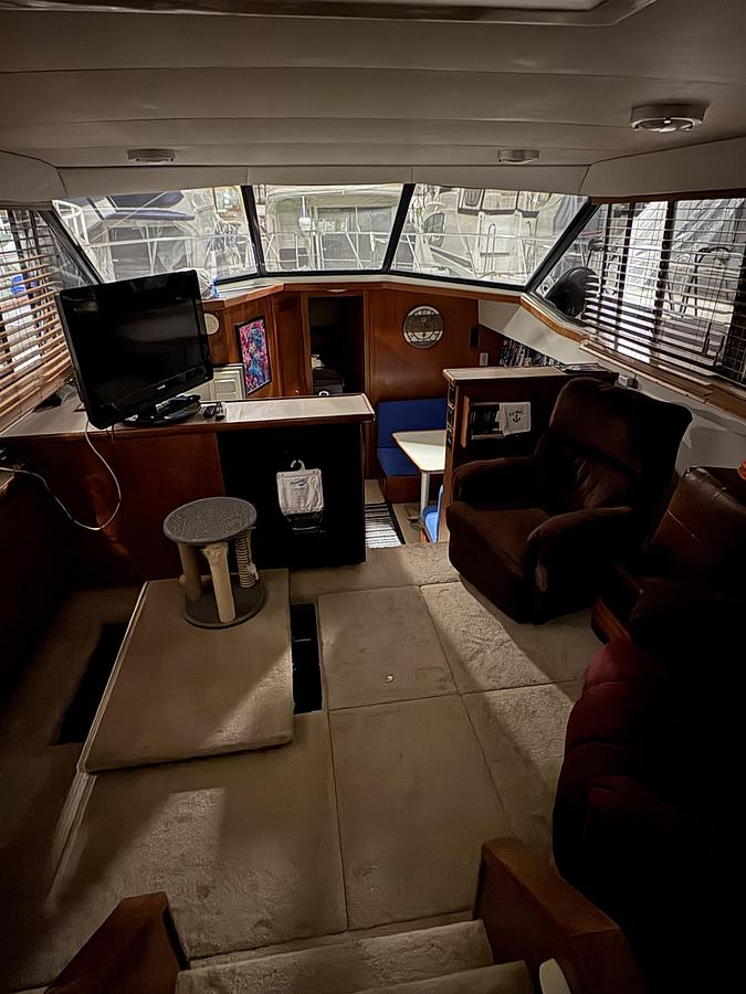 Used 1994 Carver 390 AC