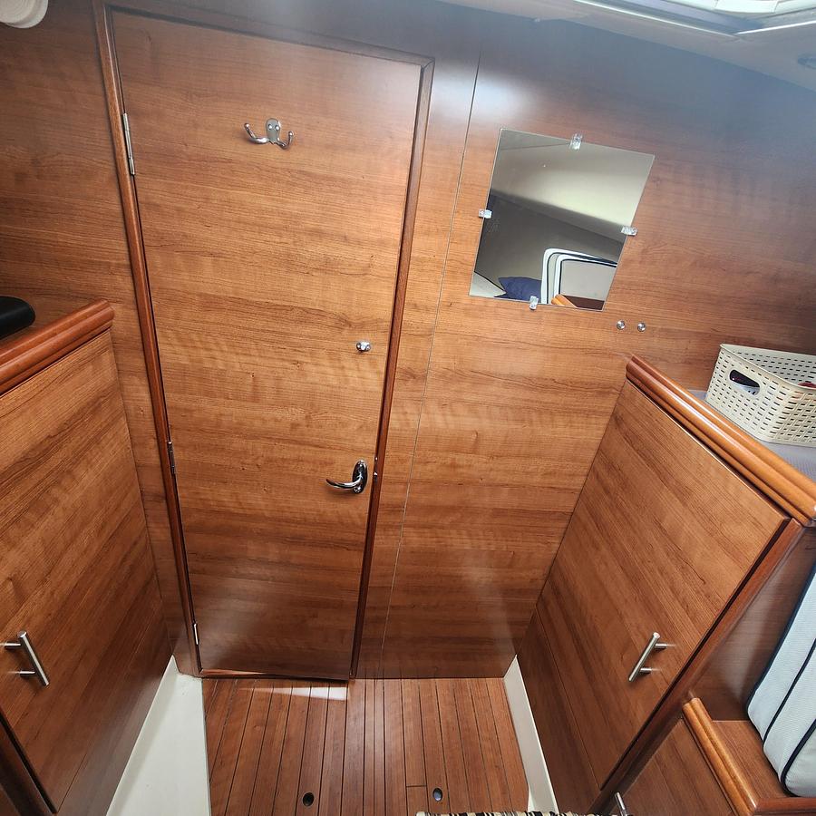 Used 2012 Hunter e 33