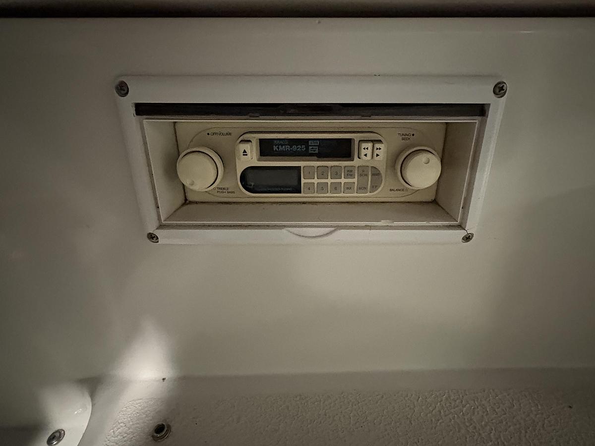 Used 1994 Carver 390 AC