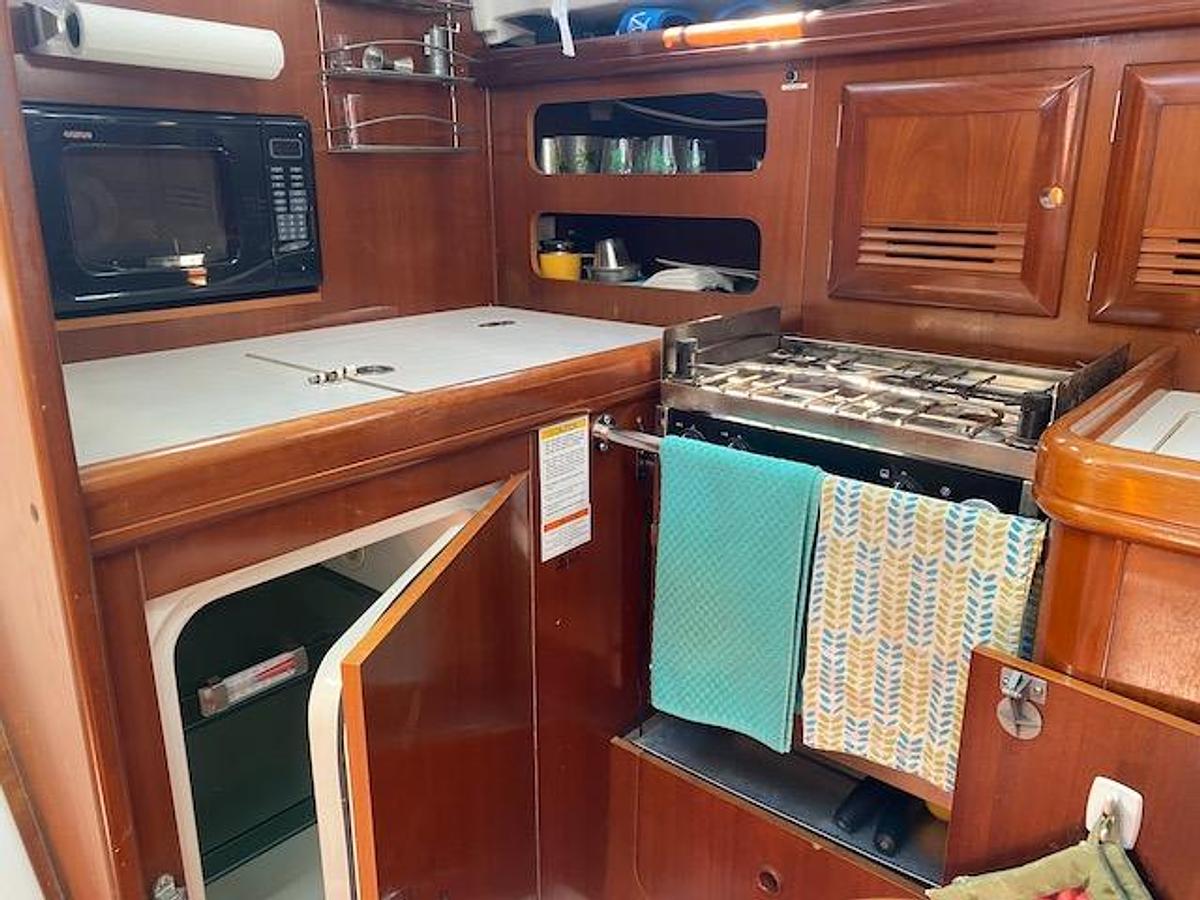 Used 2003 Beneteau 361