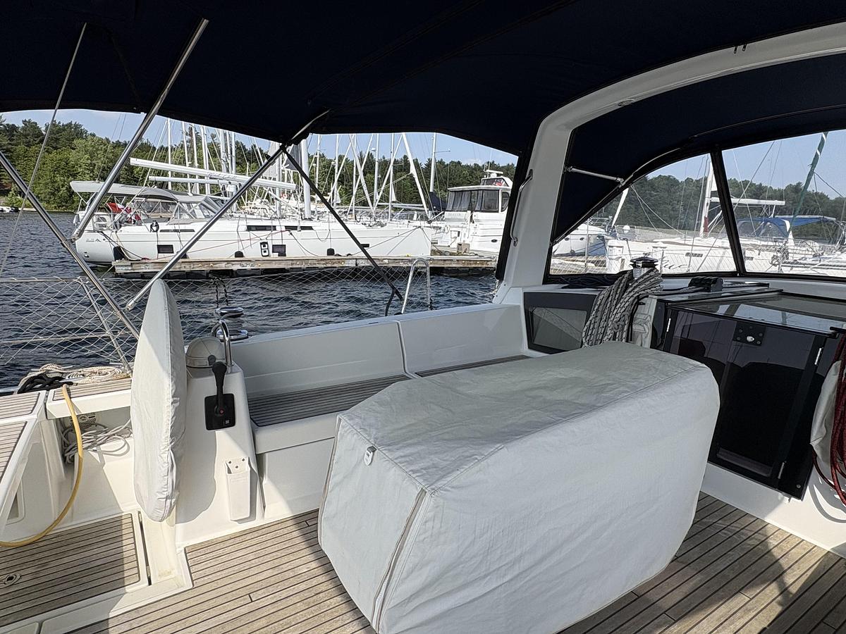 Used 2018 Beneteau Oceanis 45