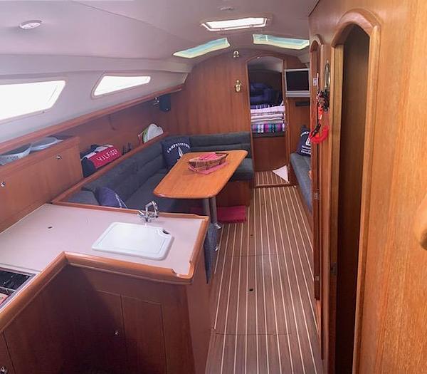 Used 2004 Hunter 33