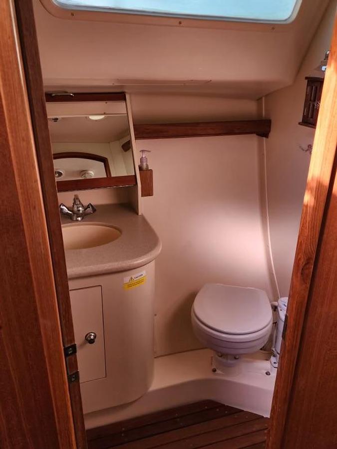 Used 2006 Hunter 33