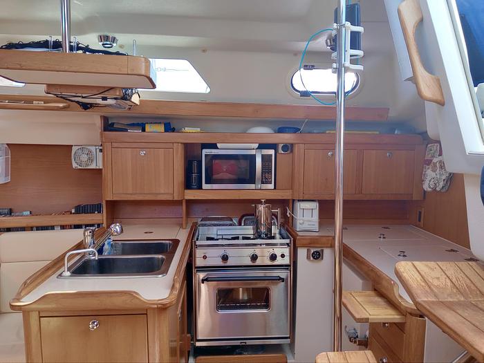 Used 2003 Catalina 350