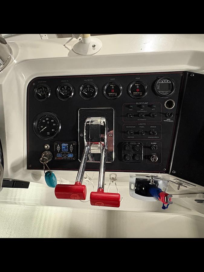 Used 1994 Carver 390 AC