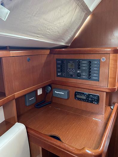 Used 2011 Beneteau Oceanis 31