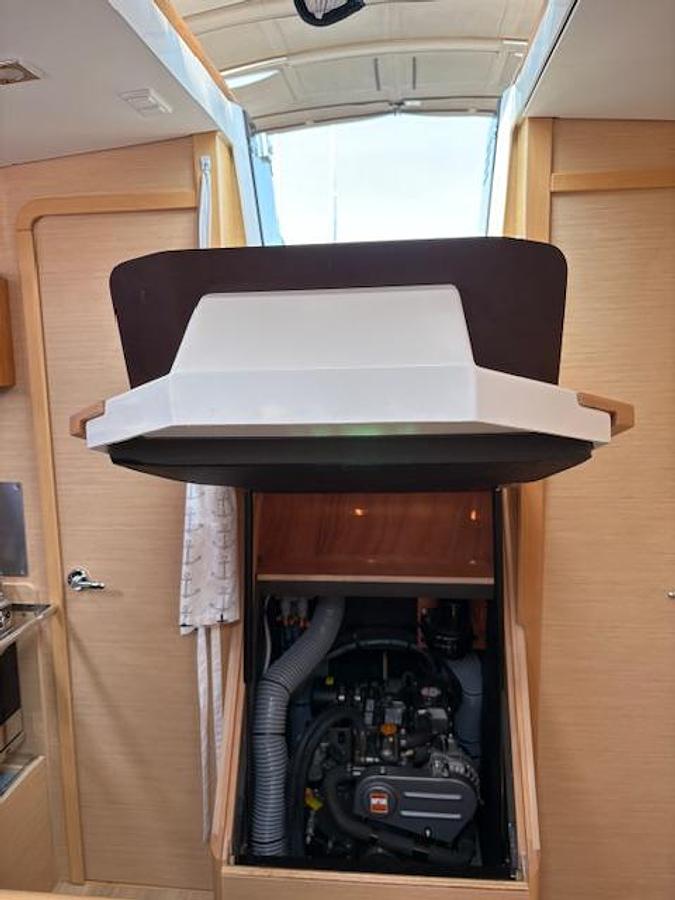 Used 2018 Jeanneau Sun Odyssey 389