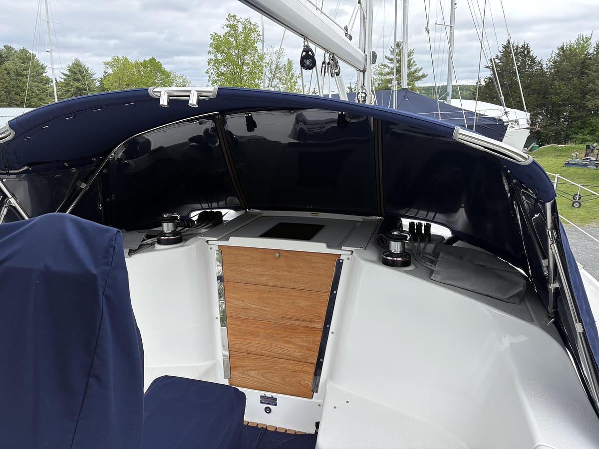 Used 2010 Catalina 350