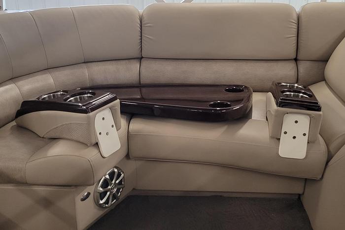 Used 2011 Bennington 2575 RCW 3 I/O