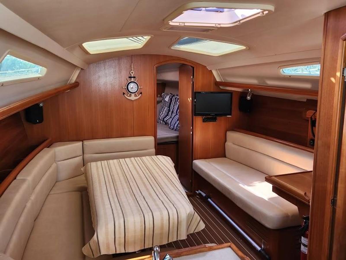 Used 2006 Hunter 33