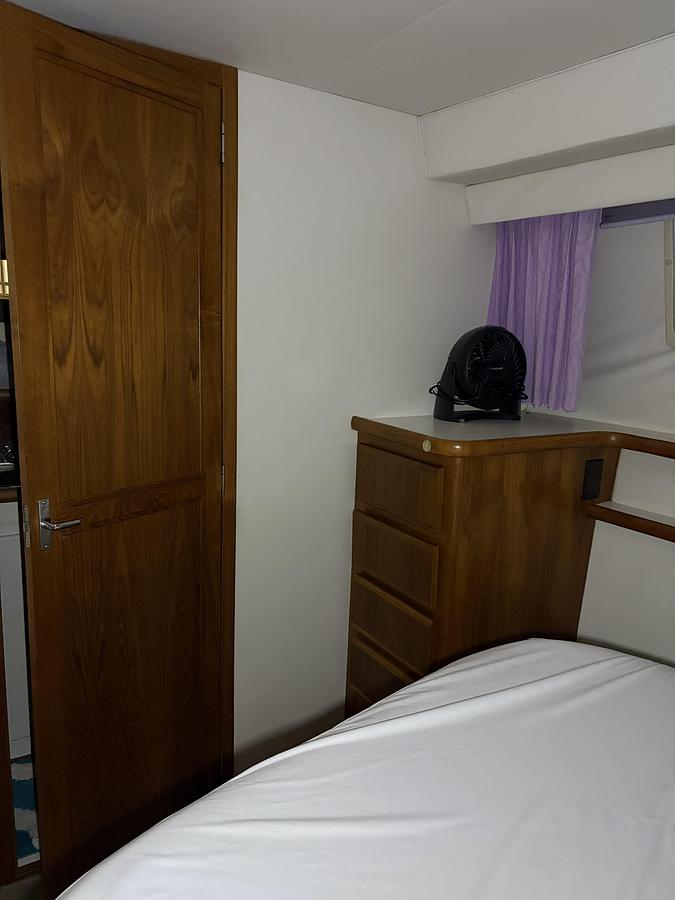 Used 1994 Carver 390 AC