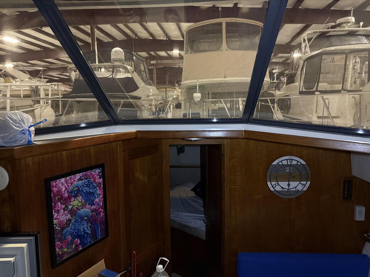 Used 1994 Carver 390 AC