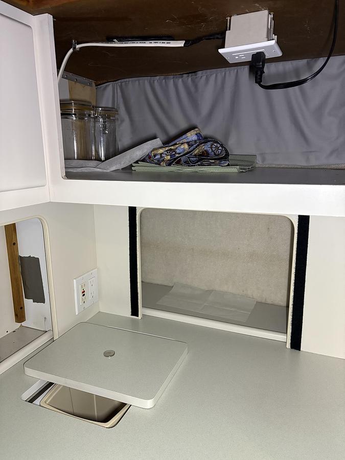 Used 1994 Carver 390 AC