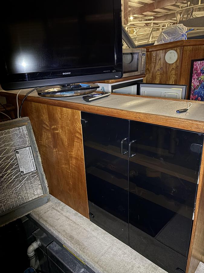 Used 1994 Carver 390 AC