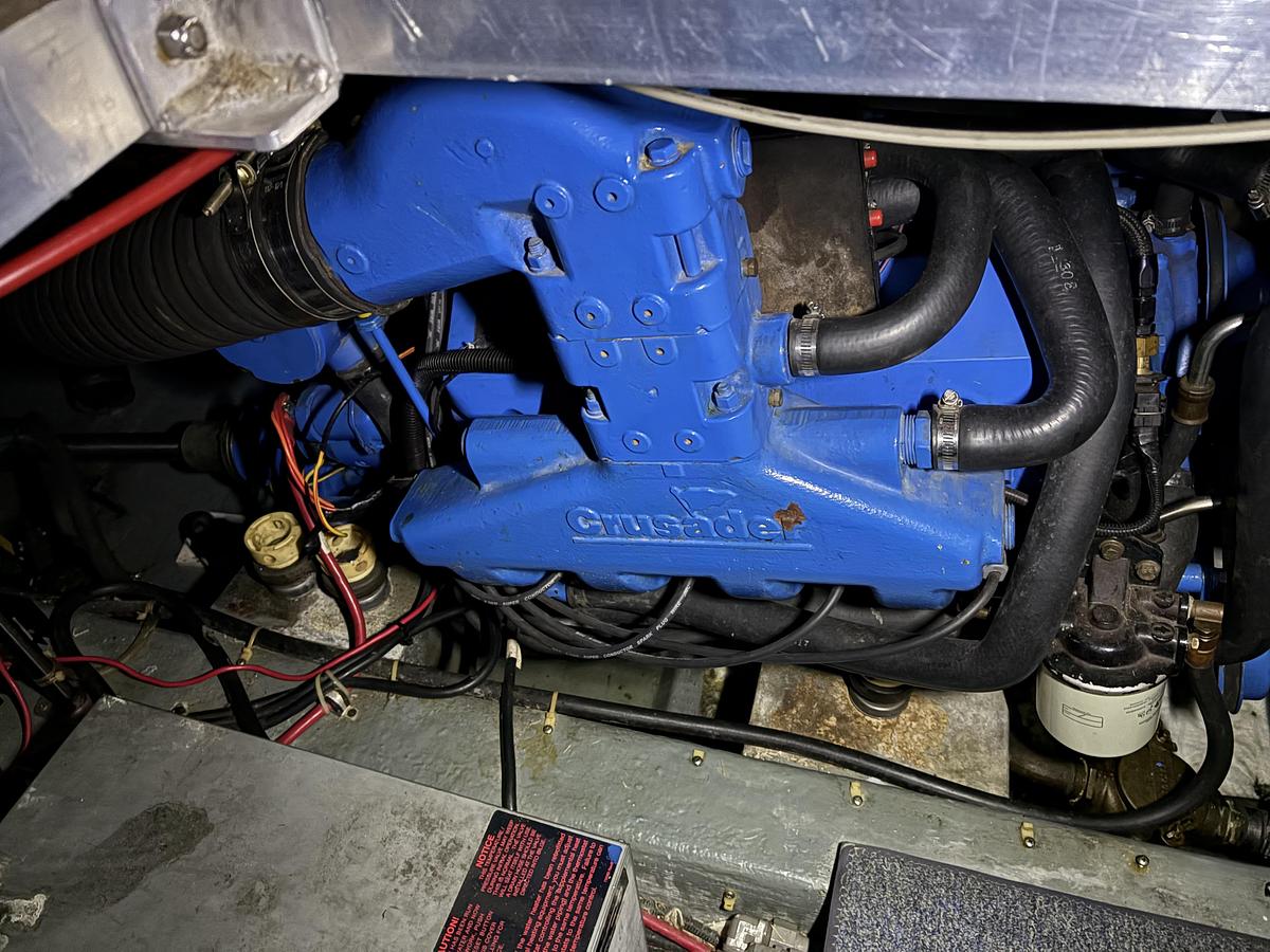 Used 1994 Carver 390 AC