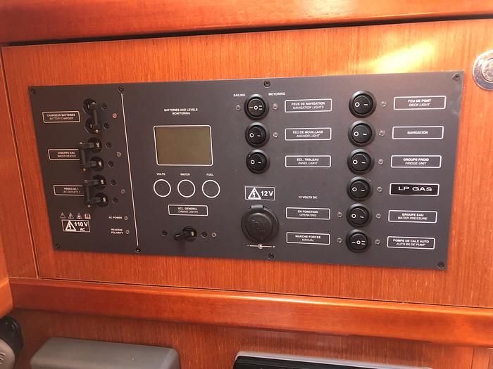 Used 2011 Beneteau Oceanis 31