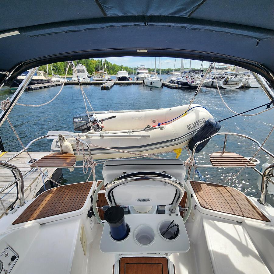 Used 2012 Hunter e 33