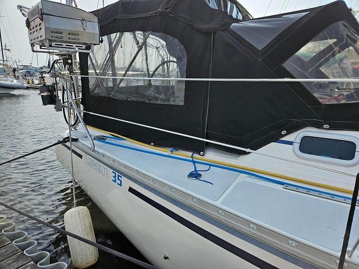 Used 1988 Hunter 35.5 Legend