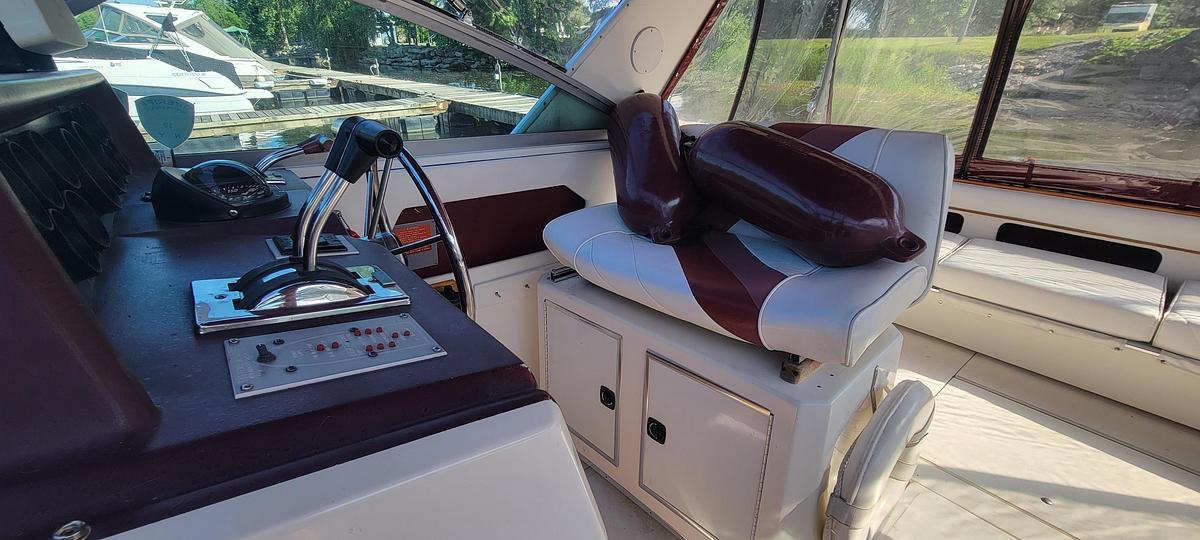 Used 1988 Sea Ray 340 Express Cruiser
