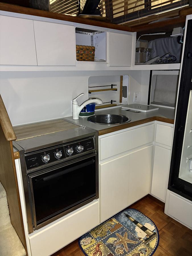 Used 1994 Carver 390 AC