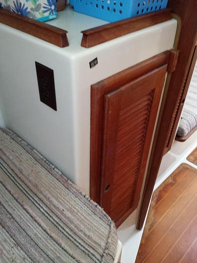Used 1983 Watkins 32