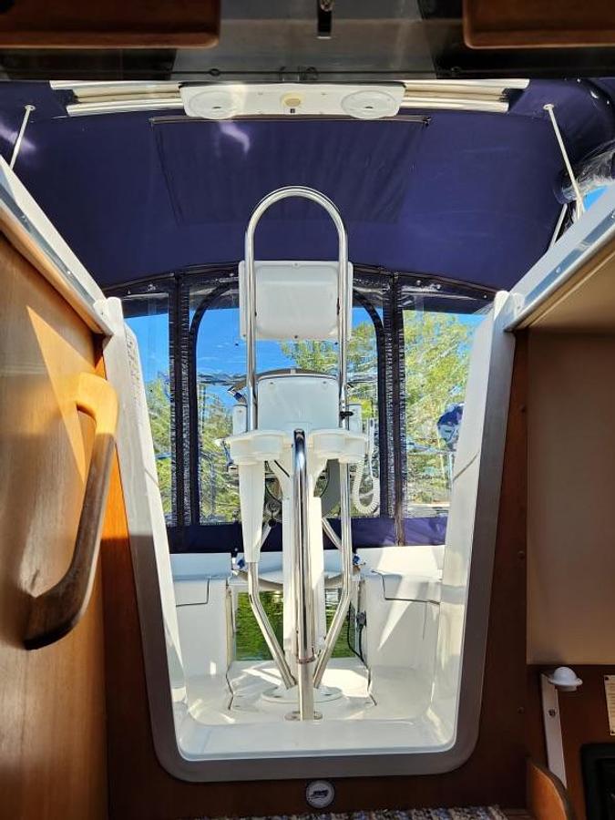 Used 2006 Hunter 33