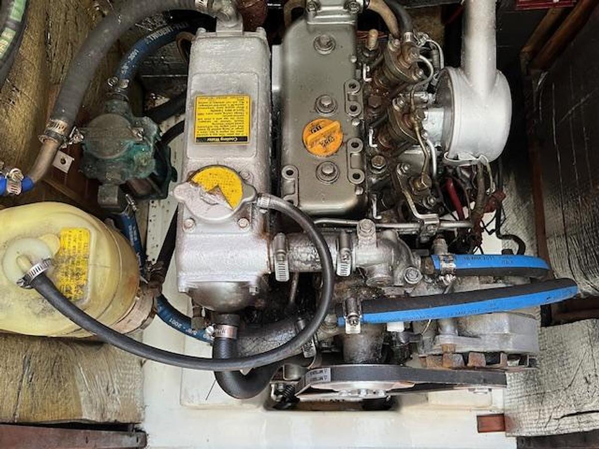 Used 1988 Hunter 35.5 Legend