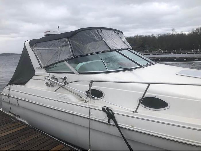 Used 2000 Wellcraft  3200 Martinique