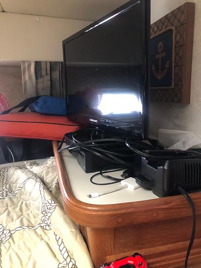 Used 1991 Carver 32 Aft Cabin