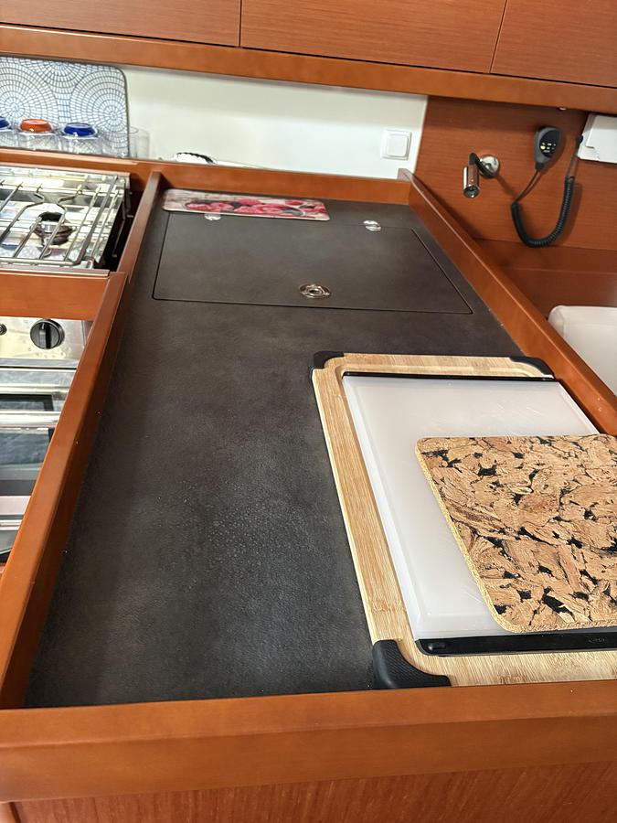 Used 2018 Beneteau Oceanis 45