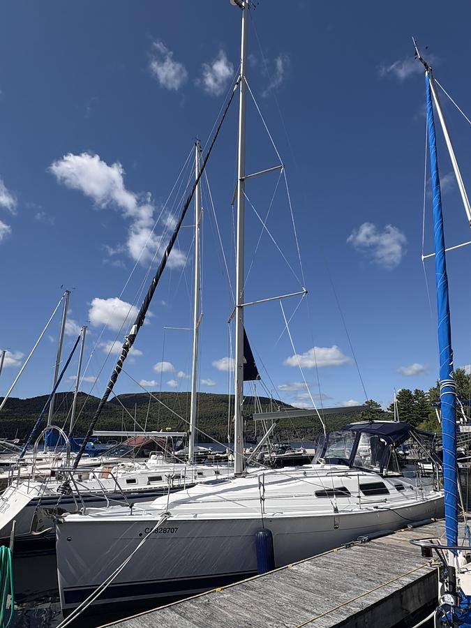 Used 2006 Hunter 33