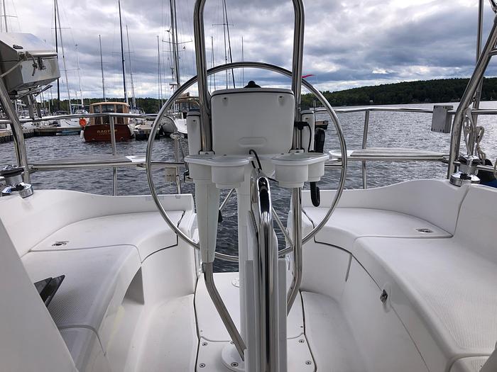 Used 2004 Hunter 33