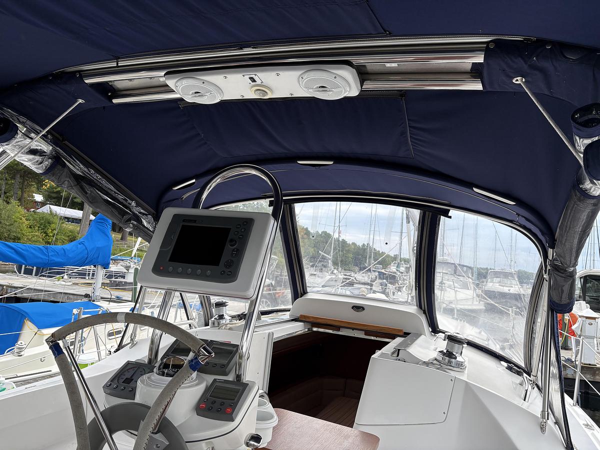 Used 2006 Hunter 33