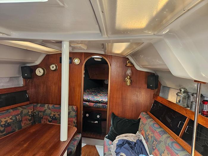 Used 1988 Hunter 35.5 Legend