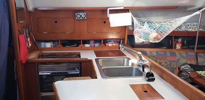 Used 1988 Hunter 35.5 Legend