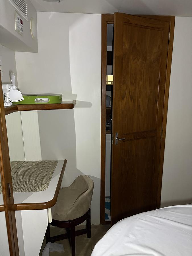 Used 1994 Carver 390 AC