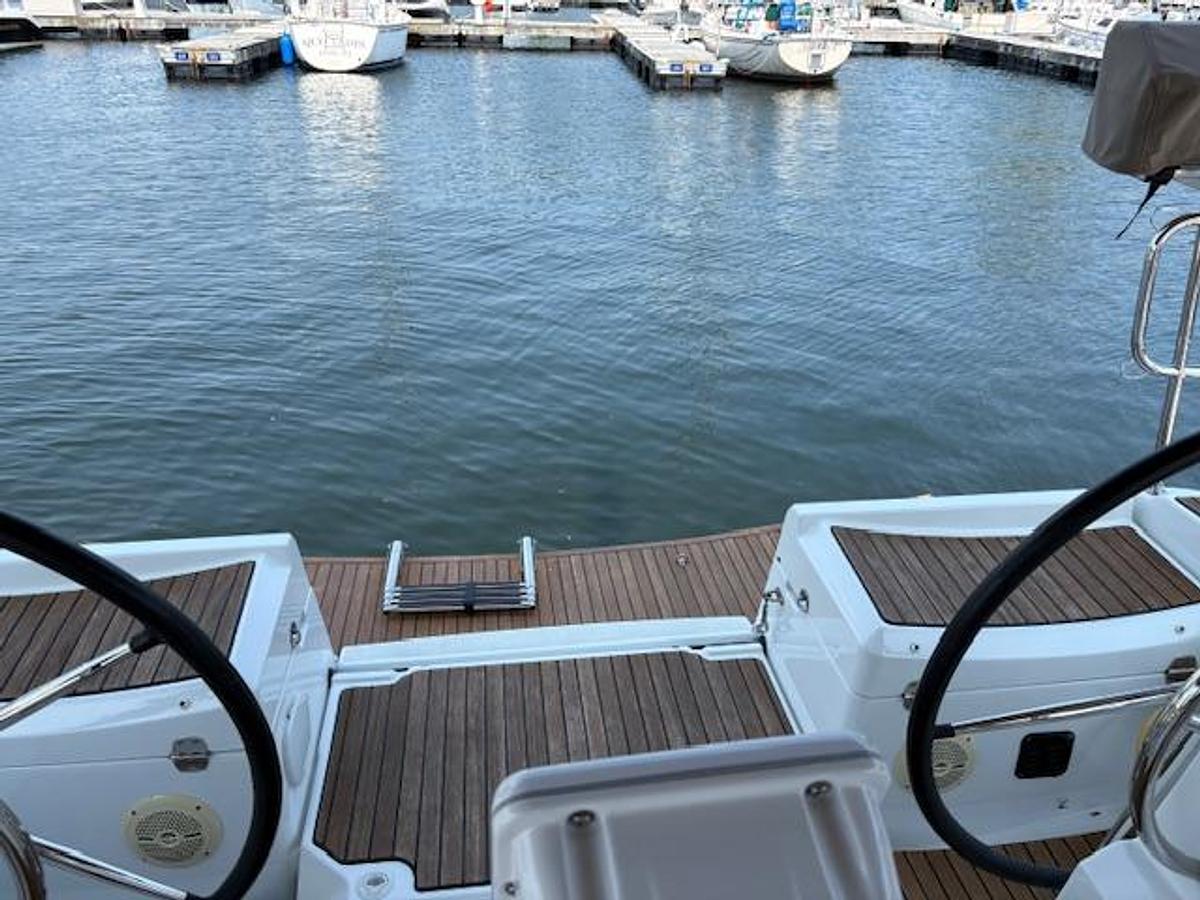 Used 2018 Jeanneau Sun Odyssey 389