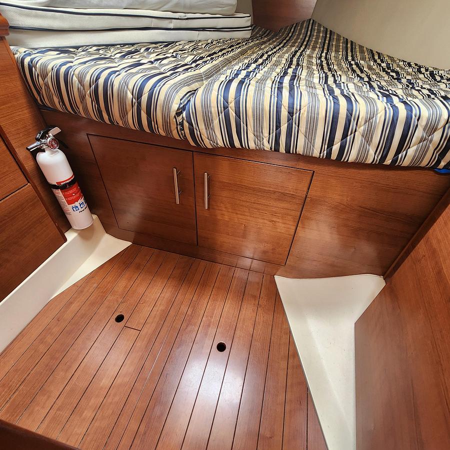 Used 2012 Hunter e 33