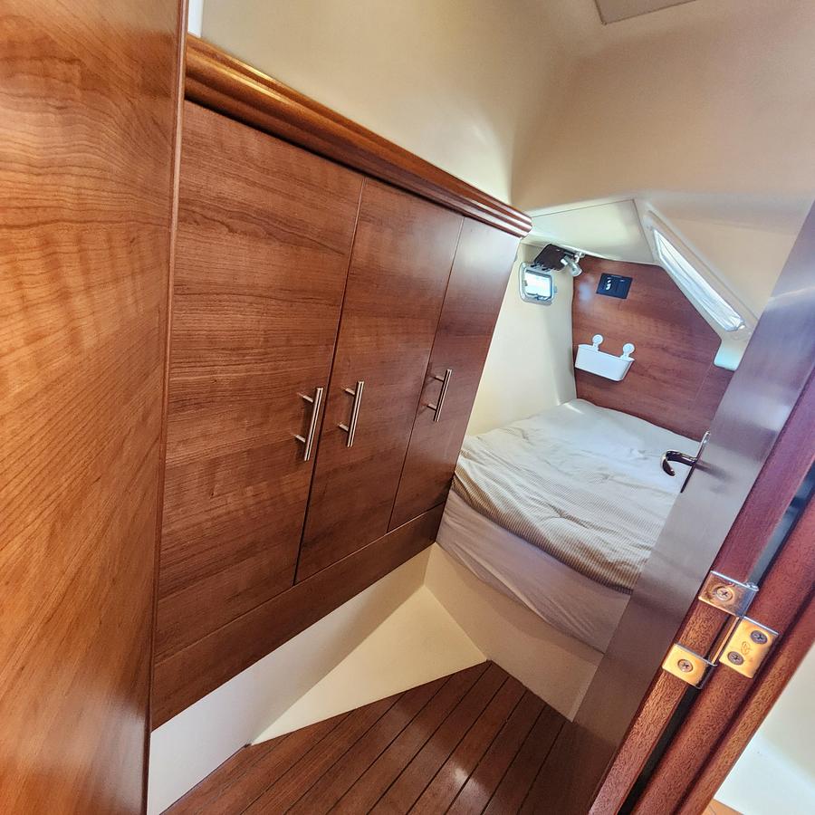 Used 2012 Hunter e 33