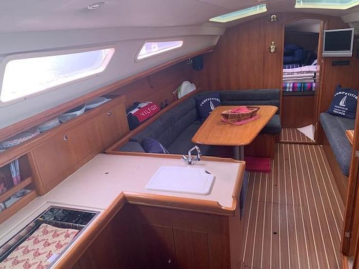 Used 2004 Hunter 33