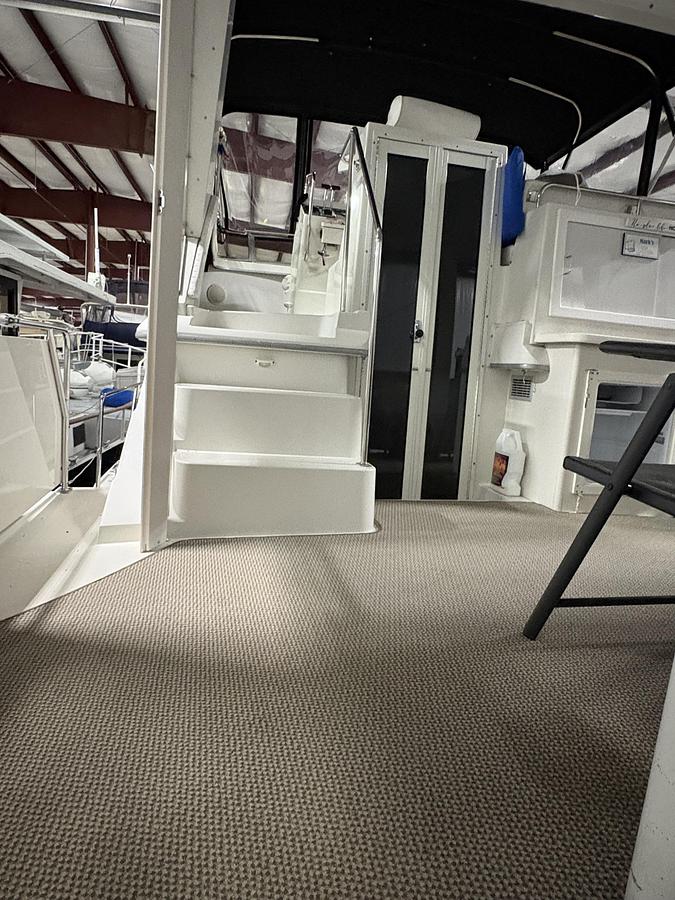 Used 1994 Carver 390 AC