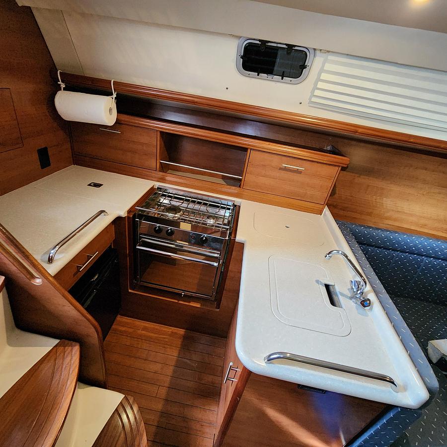 Used 2012 Hunter e 33