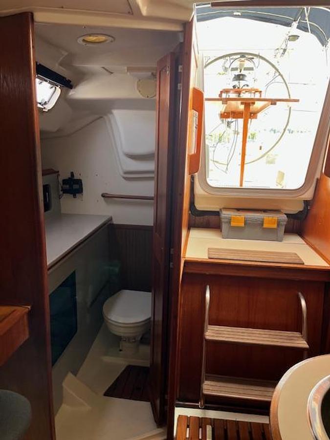 Used 1988 Hunter 35.5 Legend