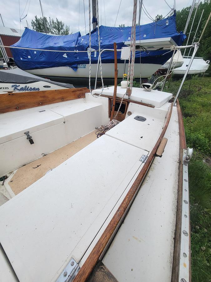 Used 1981 Cape Dory 25