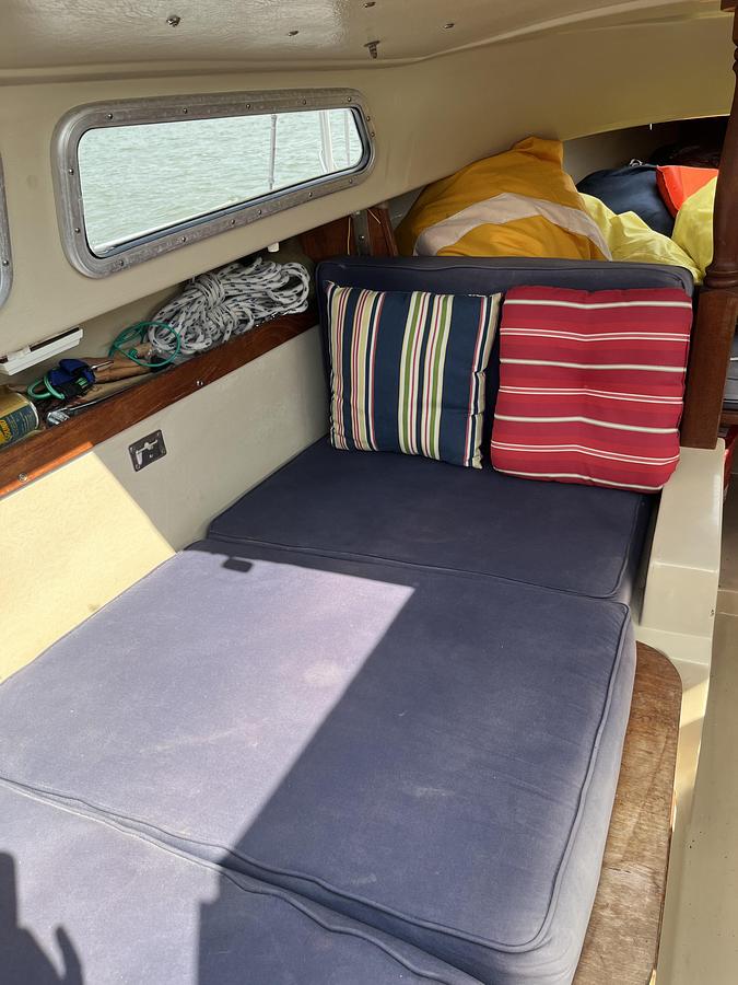 Used 1981 Catalina 22 fin keel
