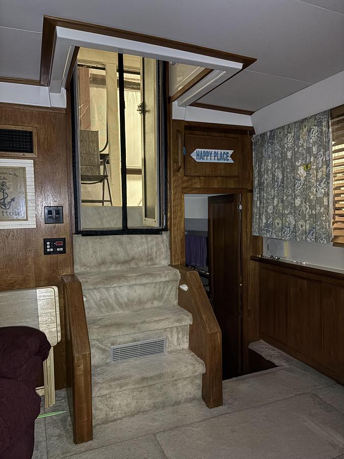 Used 1994 Carver 390 AC