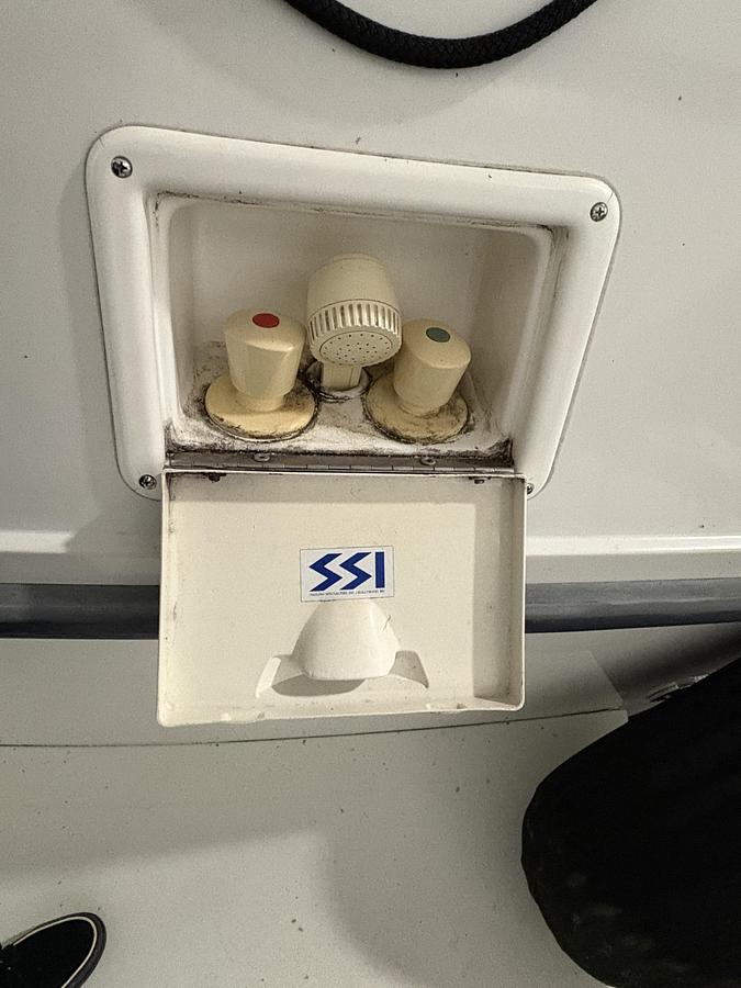 Used 1994 Carver 390 AC