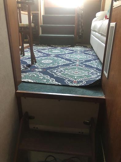 Used 1991 Carver 32 Aft Cabin